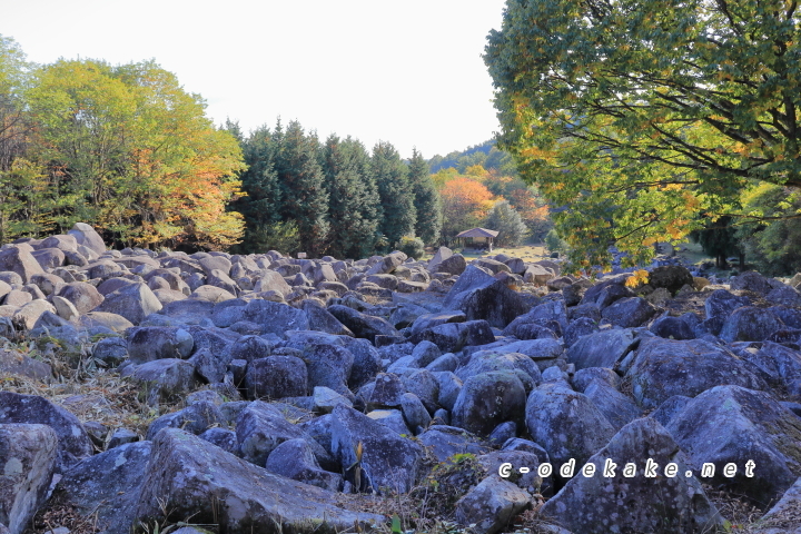 久井の岩海