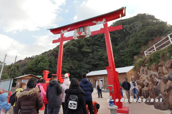 元乃隅神社の入れにくい賽銭箱