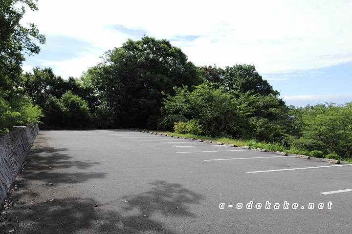 棲真寺の駐車場